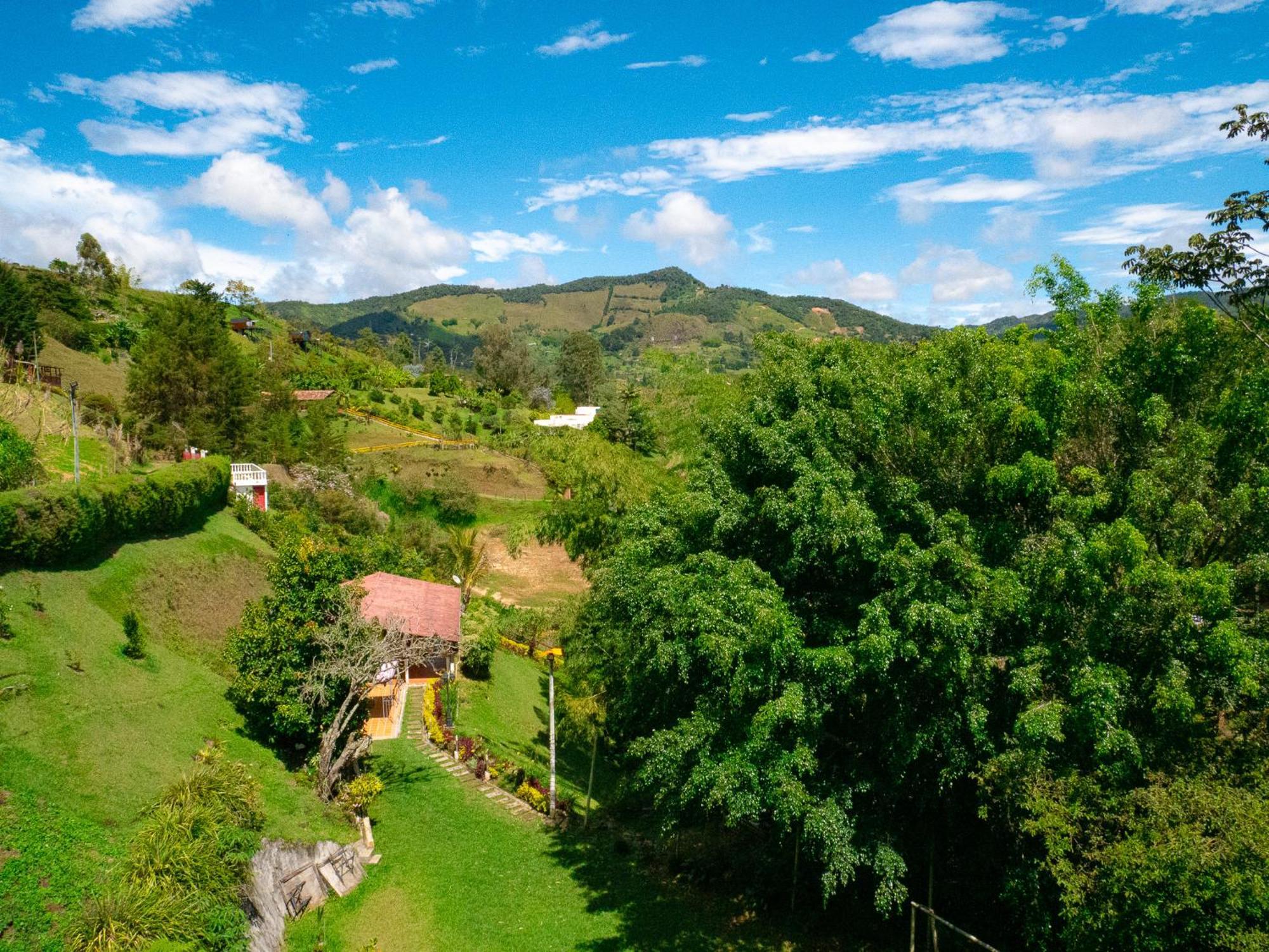 Descanso Bajo La Piedra Del Penol Guatapé Buitenkant foto